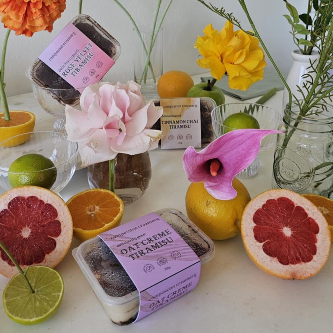 Deluxe Tiramisu & Flower Hamper