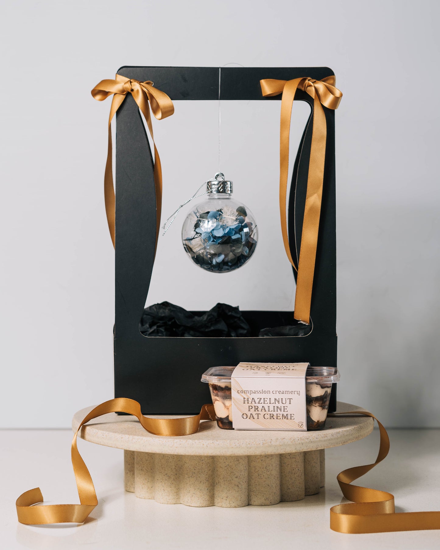 Deluxe Floral Bauble and Tiramisu Bag